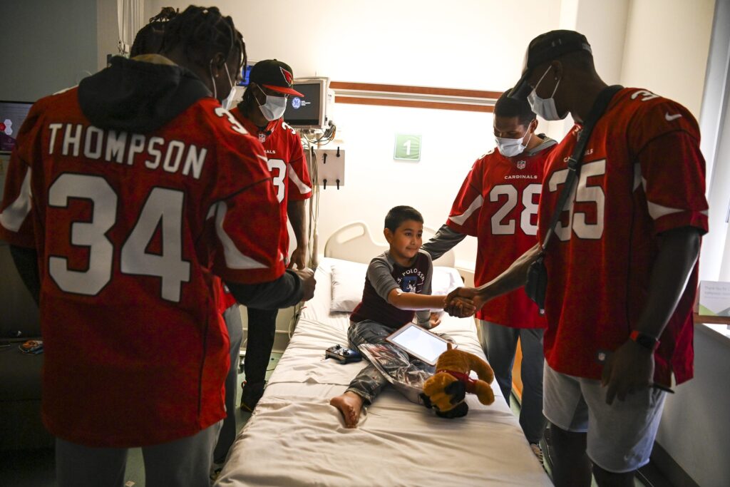 Arizona Cardinals Visit Arizona Burn Center – Valleywise Health
